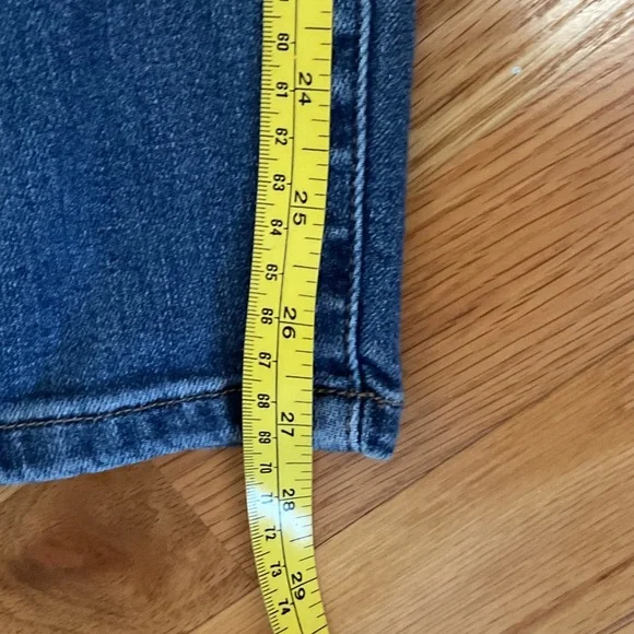 Judy Blue Boyfriend Fit Women's Jeans - Picture 6 of 9